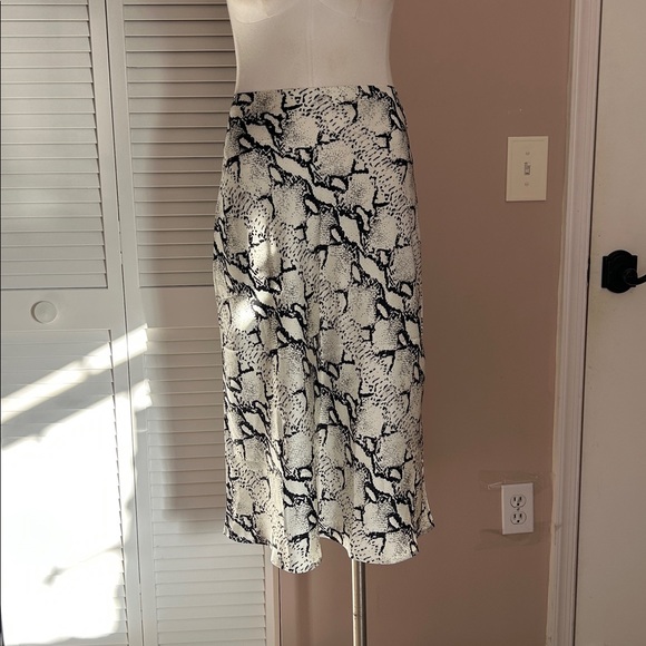 Dance & Marvel satin Maxi/ Long skirt python print with elastic band size S - Picture 14 of 16